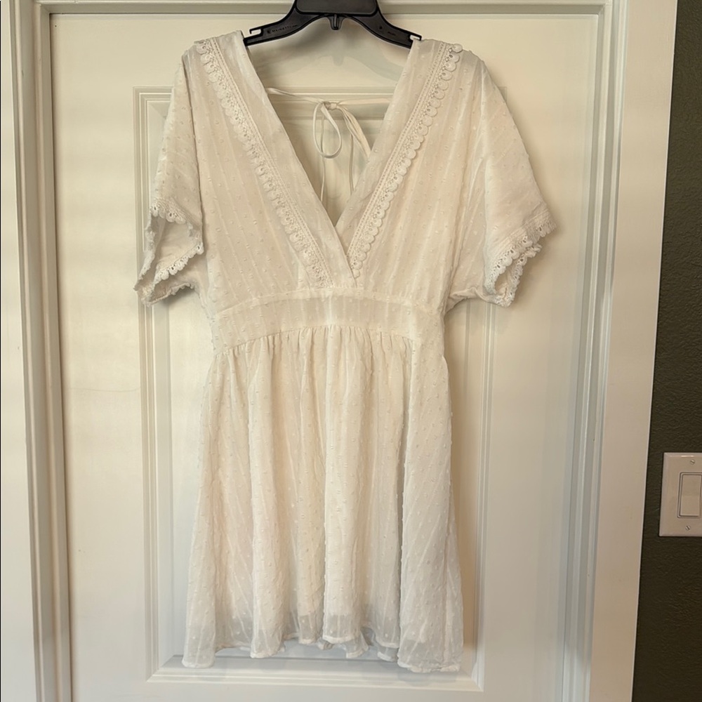 Elegant White Lace Dress